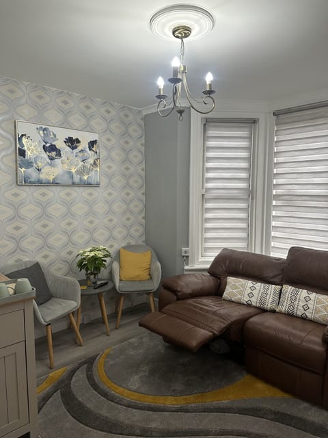 Living Room / Lounge