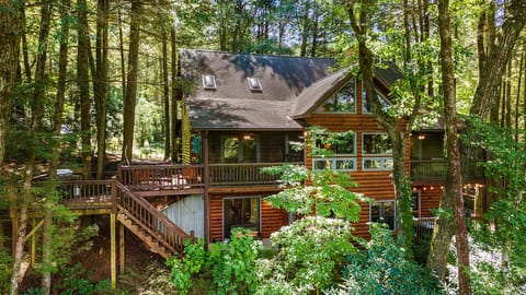 Hazy Hideaway - Back View of Cabin