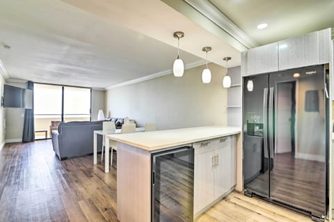 Kitchen | Fully Equipped | Dishware/Flatware | Pots/Pans