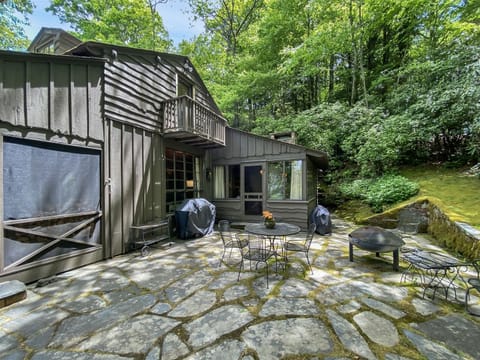 Outdoor Seating on Patio with Firepit and Grill