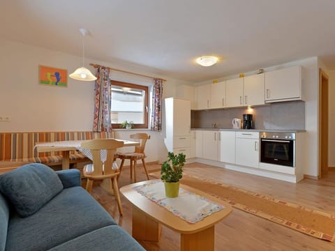 Appartement Sonneck - Embacher Marianne - Rotharlhof Apartment in Salzburgerland