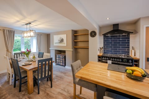 Ground floor: Kitchen with sit-up island, duel fuel Rangemaster, fridge-freezer, dishwasher and Nespresso Vertuo machine