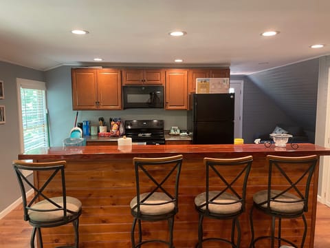 Island with four bar stools 