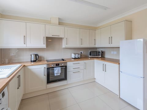 Kitchen | 7 Dawson Park - Marian Avenue Properties, Mablethorpe