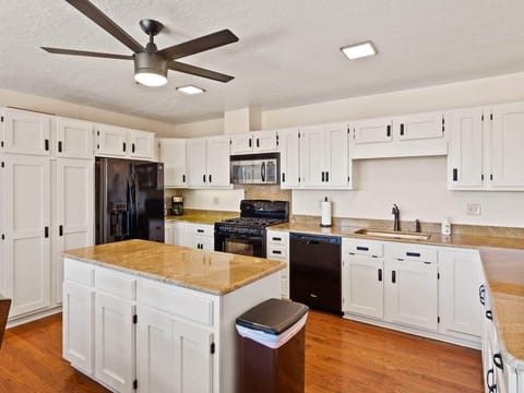 Fully equipped kitchen