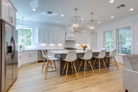 Fully Equipped Kitchen | Coffee Maker | Crock-Pot | Blender