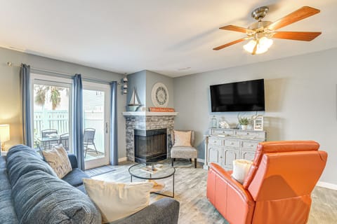 Galveston Vacation Rental | 1BR | 1BA | 2-Story Condo | 732 Sq Ft