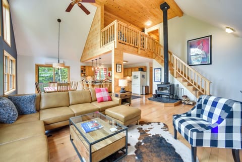 North Creek Vacation Rental | 3BR | 2BA | Stairs Required | 1,925 Sq Ft