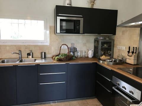 51ee8323-bdfb-4d75-a723-50506f316603