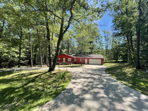 Large U shaped driveway 