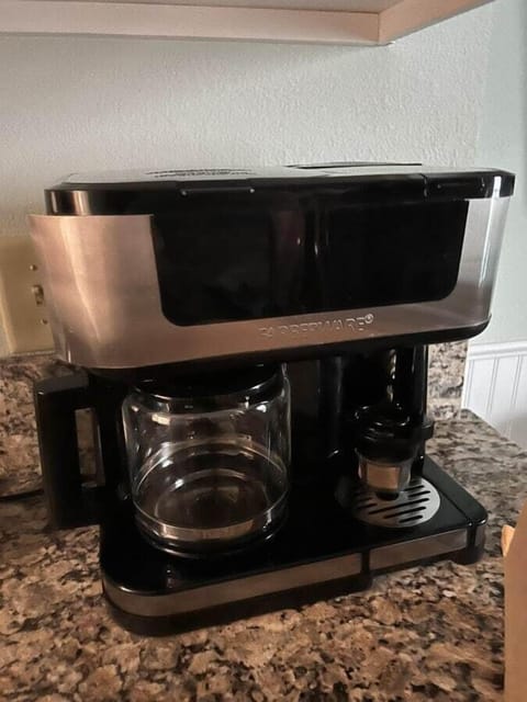 Coffee Maker (Drip/Pod duo)