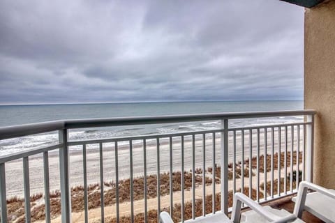 Ocean Front Private Balcony - 7th Floor