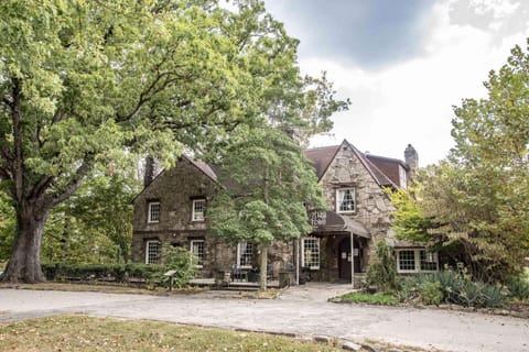 Greeter Falls Lodge Cottage #6 (2584)