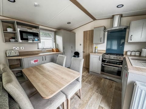 Make your holidays 2026 special with a stay at Weeley Bridge Holiday Park, featuring cosy caravans with a comfortable kitchen area and easy access to Hasty’s Adventure Farm and Curve Water Park.