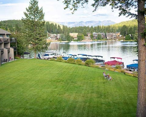 Flathead Lake front Condo with fabulous views Bigfork, MT Apartment in Bigfork
