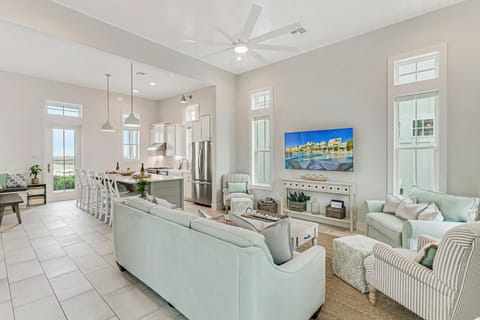 Living Area, 1st Floor