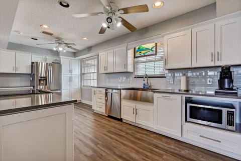 Full kitchen with long counter workspace
