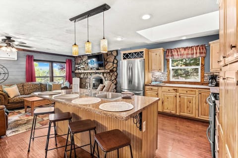 The fully-equipped kitchen has everything you need to prepare your favorite meal.