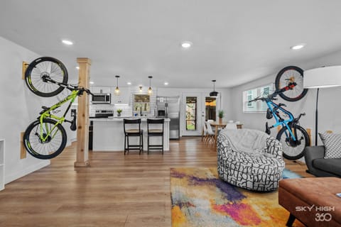 Large open concept living, kitchen & dining areas! 