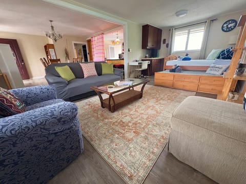 Spacious living room