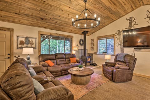 Como Vacation Rental | 2BR | 1BA | 1,200 Sq Ft | Single-Story Cabin