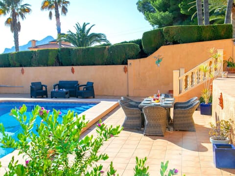 Swimming Pool, Outdoor Furniture, Furniture, Shrub, Resort, Flowerpot, Shade, Leisure, Umbrella, Garden