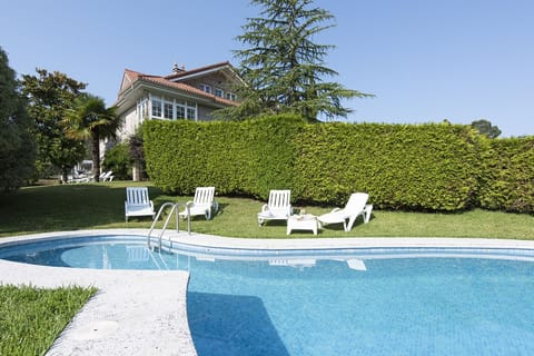 piscina privada de sal  con mucha privacidad