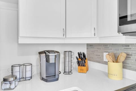 Keurig Coffee Maker with Starter Supply