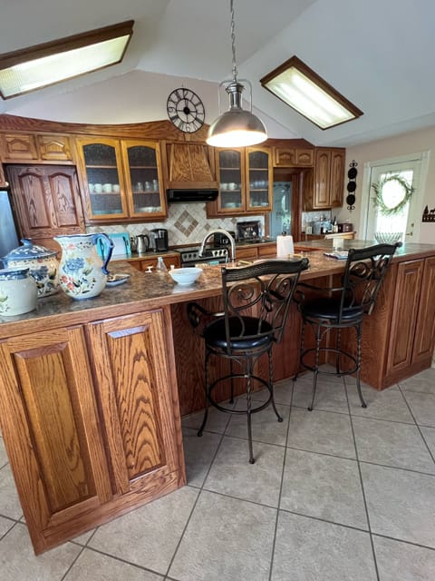Kitchen with seating for 2 at breakfast bar