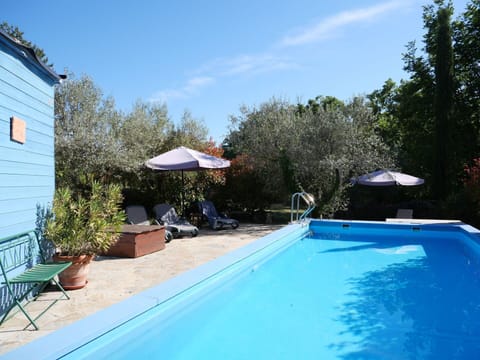 Water, Plant, Cloud, Sky, Swimming Pool, Blue, Azure, Umbrella, Shade, Building