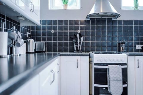 Richmond roads spacious kitchen with all the facilities you need for a long or short stay in Crewe.