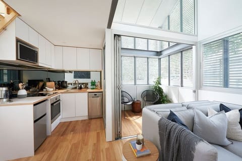 Enjoy the Sydney sunshine in private with everything you need for a short or long term stays. 