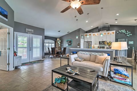 Living Room | Free Wifi | Smart TV