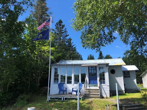 Lake front cottage