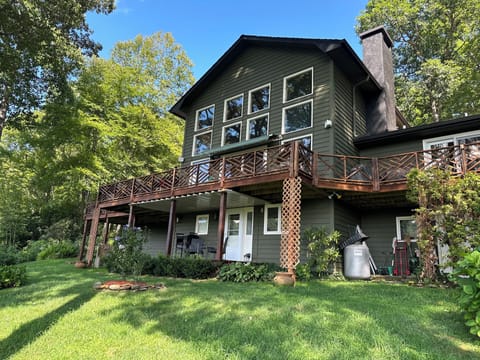 Backyard and view the apartment
