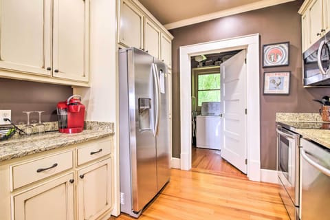 Fully Equipped Kitchen | Keurig Coffee Maker