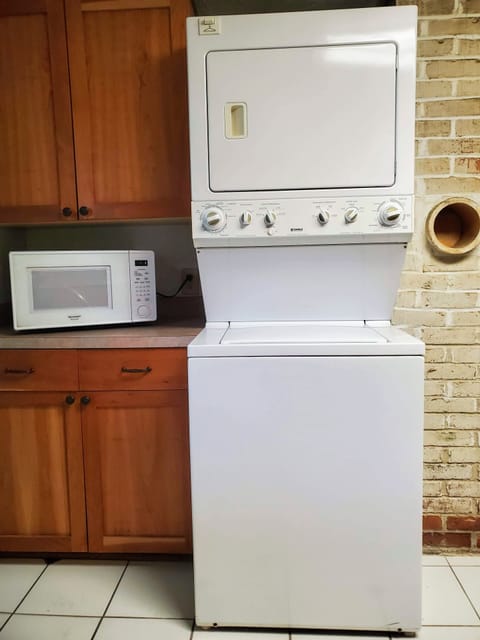 Full size stackable clothes washer / dryer