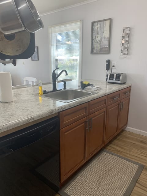 Newly remodeled kitchen.