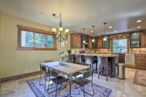 Dining Are | Dishware & Flatware Provided