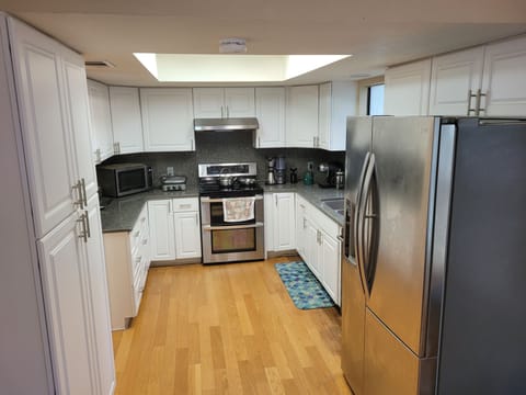 Kitchen with plenty of supplies for best family gatherings!