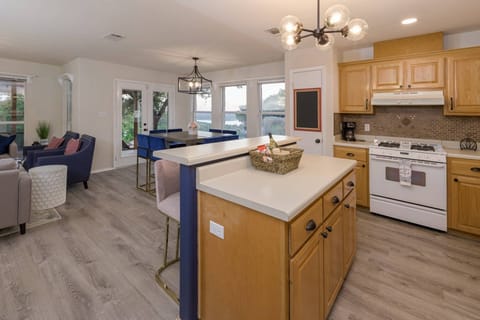 Open floorplan so no one gets stuck alone in the kitchen!