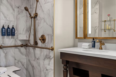 inn-at-the-opera-cw-svc-1br-ada-ballet-in-002