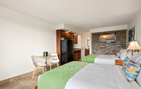 Living room/Dining area