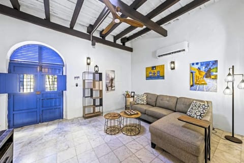 living room w/ sofa bed