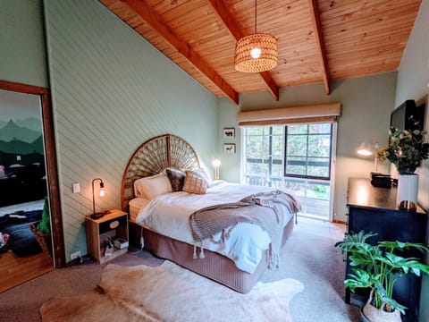 Master bedroom - King size bed