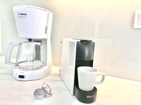 Coffee machines for filtered coffee and Nespresso.