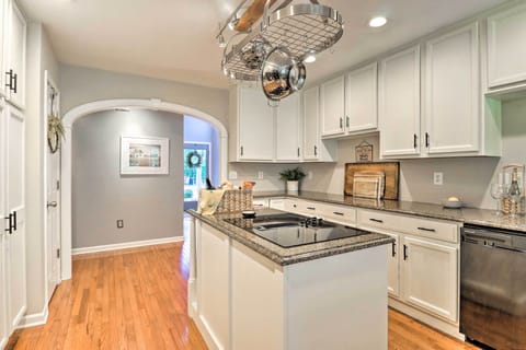 Kitchen | Fully Equipped