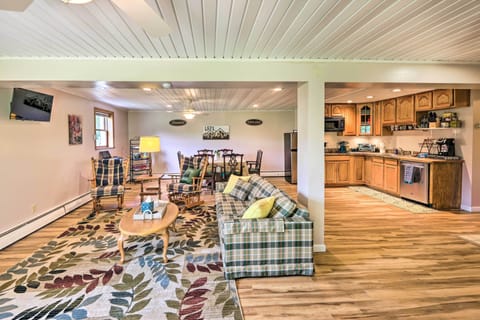 Main Living Space | Free WiFi