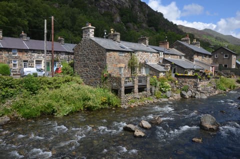 Stunning Riverside location