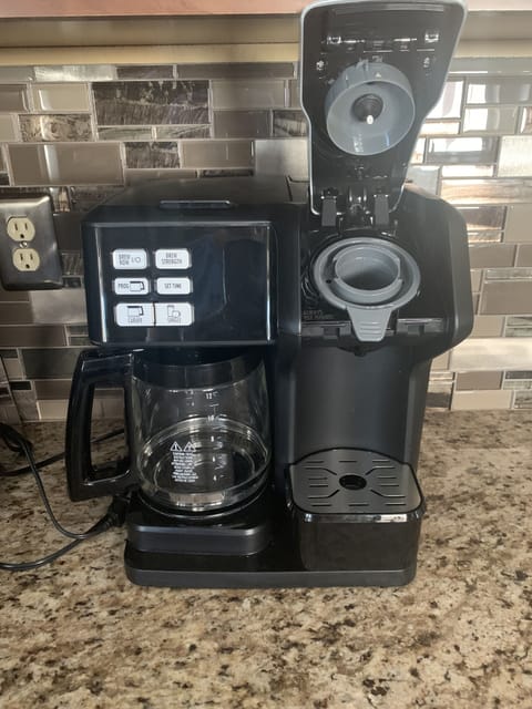 12 cups coffee maker with single serve K-cup option